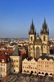 Czech Republic, Prague, historical center listed as World Heritage by UNESCO, the Old Town (Stare Mesto), small square (Staromestske namesti), Church of Our Lady before Tyn
