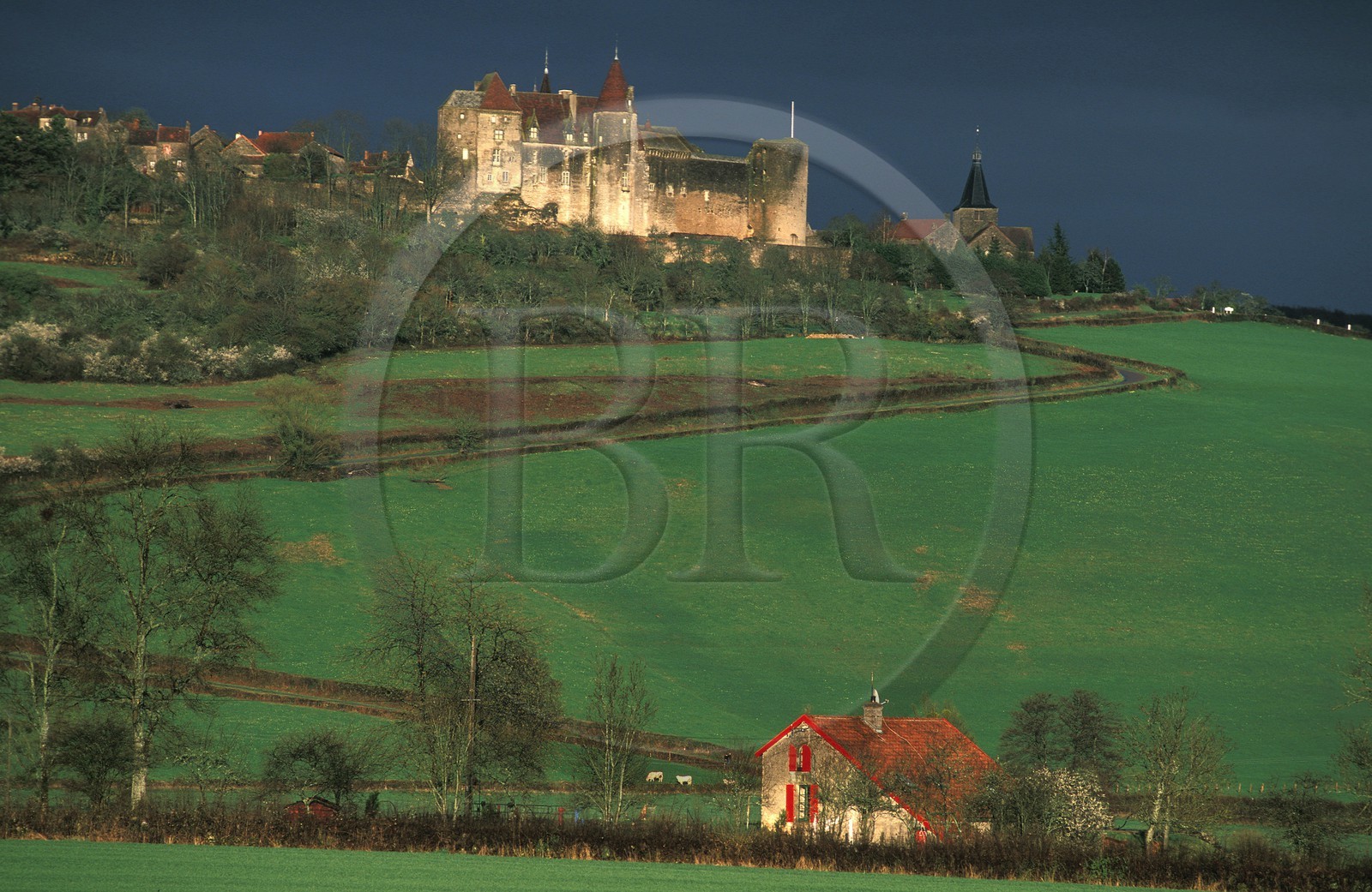 France, Côte-d'Or (21), Châteauneuf-en-Auxois, le village