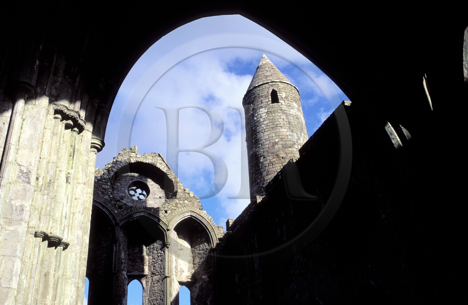 Irlande, comté de Tipperary, cathédrale à ciel ouvert, rocher de Cashel