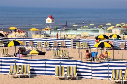 Belgique, Flandre-Occidentale, la plage de la station balnéaire de De Haan (Le Coq)
