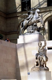 France, Paris (75), le musée du Louvre, salle des sculptures, cour Marly