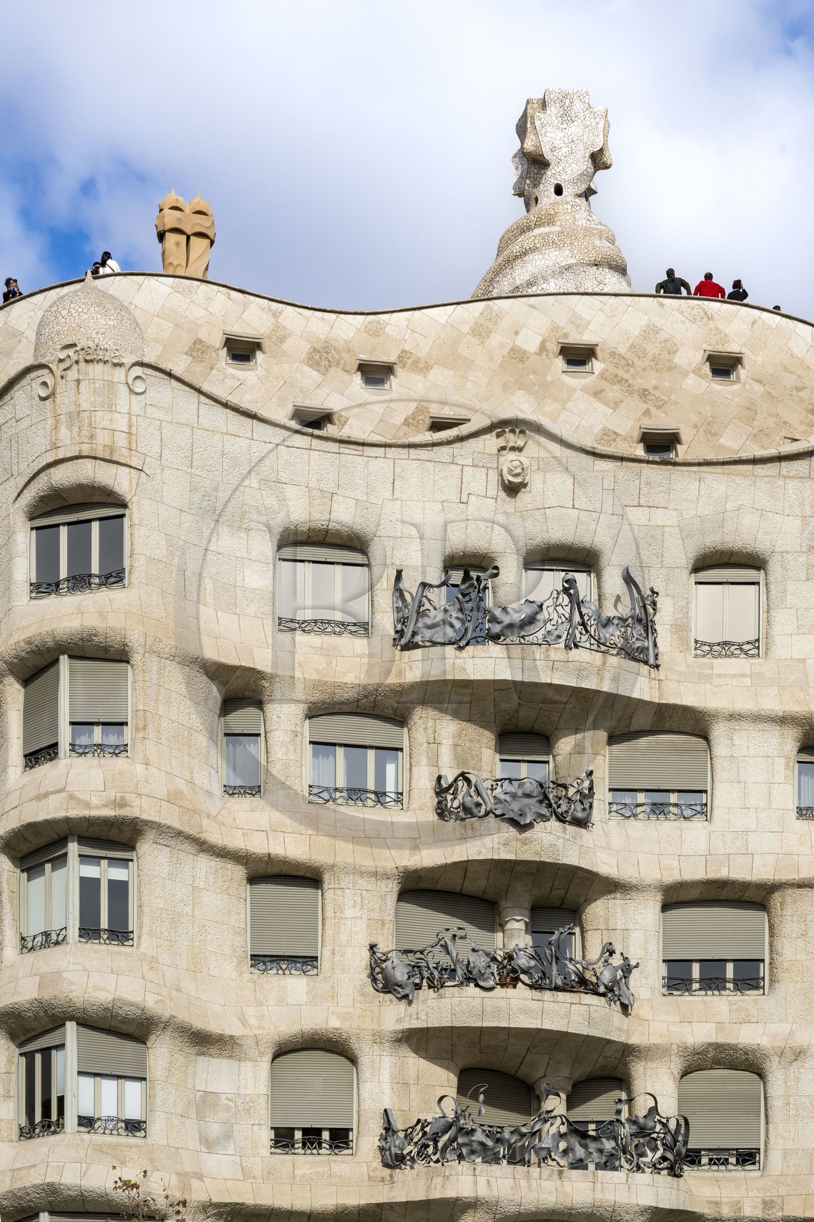 Espagne, Catalogne, Barcelone, quartier de l'Eixample, Passeig de Gracia, Pedrera ou Casa Mila (1905-1910) de l'architecte du modernisme catalan Antoni Gaudi, site classé au Patrimoine Mondial de l'UNESCO