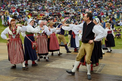 Sweden, Dalarna County, Leksand, the most popular in Sweden midsummer celebrations, folk dances in traditional dress