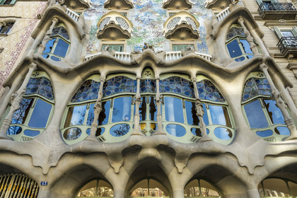 Spain, Catalonia, Barcelona, Eixample district, Passeig de Gracia, Casa Batllo by Catalan modernist architect Antoni Gaudi, UNESCO World Heritage site, the large glass roof with the sinuous profile of the central living room of the main floor