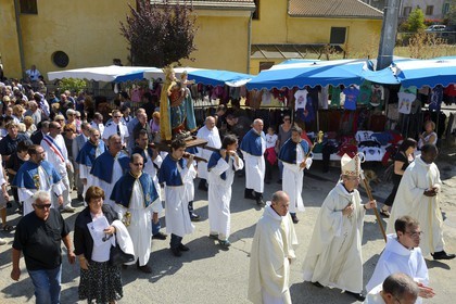 France, Haute-Corse (2B), région du Niolu (Niolo), Casamaccioli, fête de la Santa du Niolu où l'on célèbre la Nativité de la Vierge, procession des membre des confréries religieuses