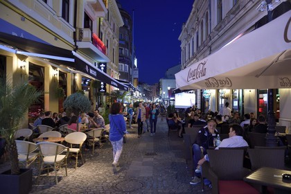 Roumanie, Bucharest, la vie nocturne dans le centre historique, rue Selari