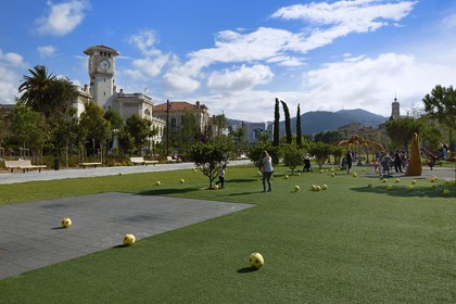 France, Alpes-Maritimes (06), Nice, la Promenade du Paillon, aire de jeux d'enfants