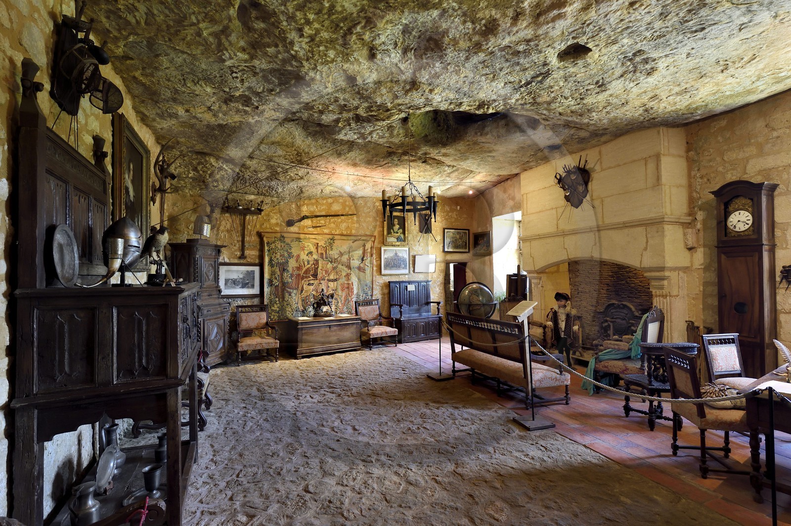 France, Dordogne, Perigord Noir, Vezere Valley, Tursac, the 16th century Reignac troglodytic and fortified house, the ambassador lounge (large lounge)
