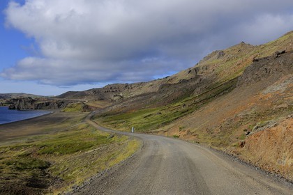Iceland, Reykjavik Area, Valley Krisuvik trail along the lake Kleifarvatn