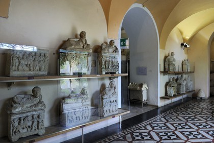 Italie, Toscane, Val di Cecina, Volterra, Museo Etrusco Guarnacci (Musée Etrusque Guarnacci), urnes cinéraires