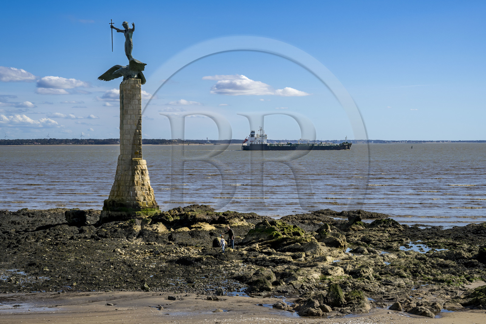 France, Loire-Atlantique (44), Estuaire de la Loire, Saint-Nazaire, la Grande plage, Monument Americain appelé Sammy édifié en mémoire du débarquement américain du 26 juin 1917 à Saint-Nazaire sur le front de mer France, Loire-Atlantique (44), Estuaire de la Loire, Saint-Nazaire, la Grande plage, Monument Americain appelé Sammy édifié en mémoire du débarquement américain du 26 juin 1917 à Saint-Nazaire sur le front de mer