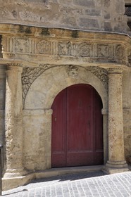 France, Herault, Pezenas, old city, gate of the Hotel d'Agde de Fondousse (16-17th century) rue des Andre