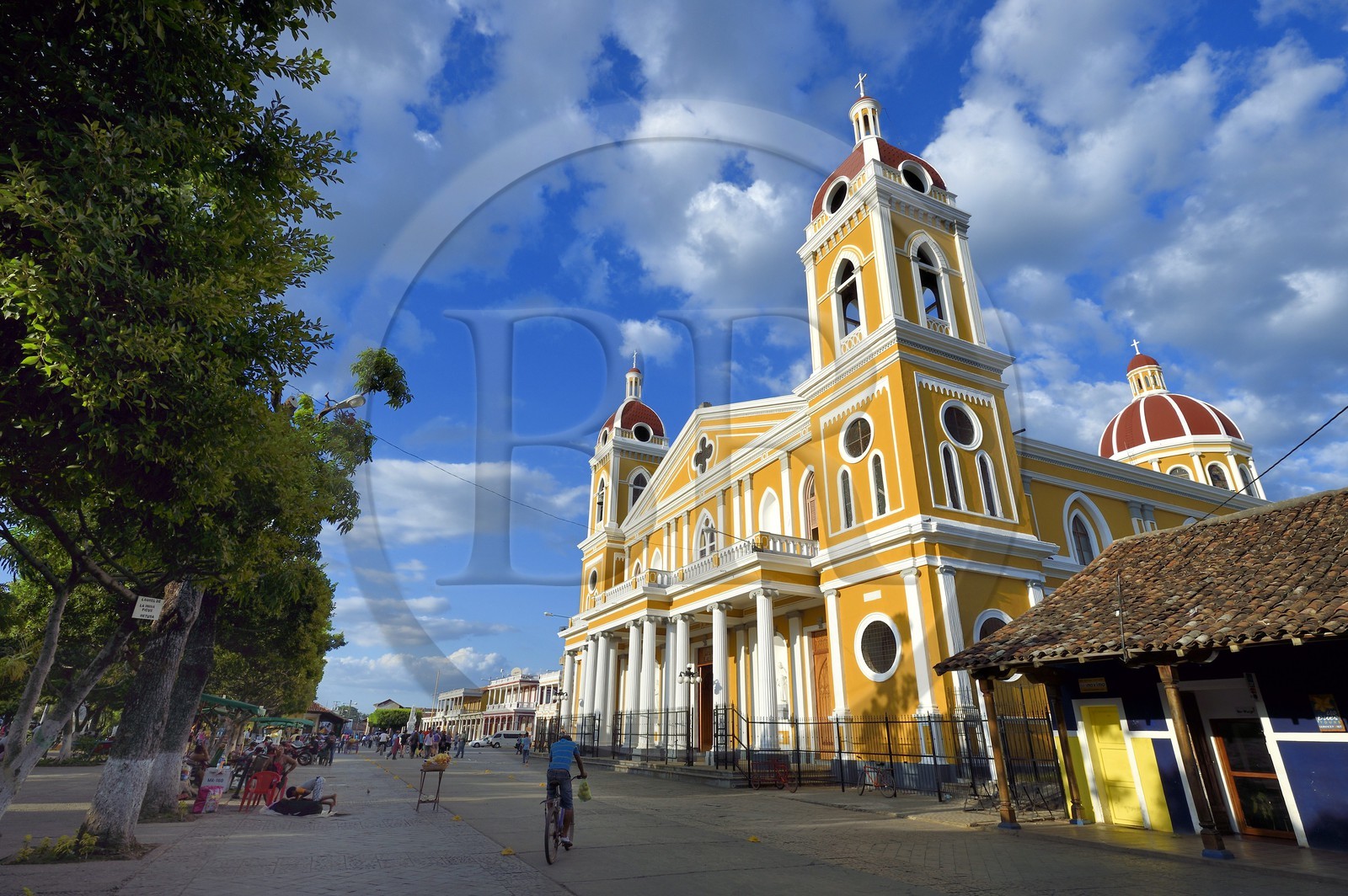Nicaragua, Granada, parque Central (Parque Colon), la cathédrale