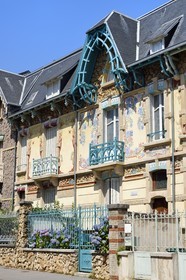 France, Meurthe-et-Moselle, Nancy, Rue Felix Faure, Art Nouveau subdivision house by architect Cesar Pain, villa Les Clématites