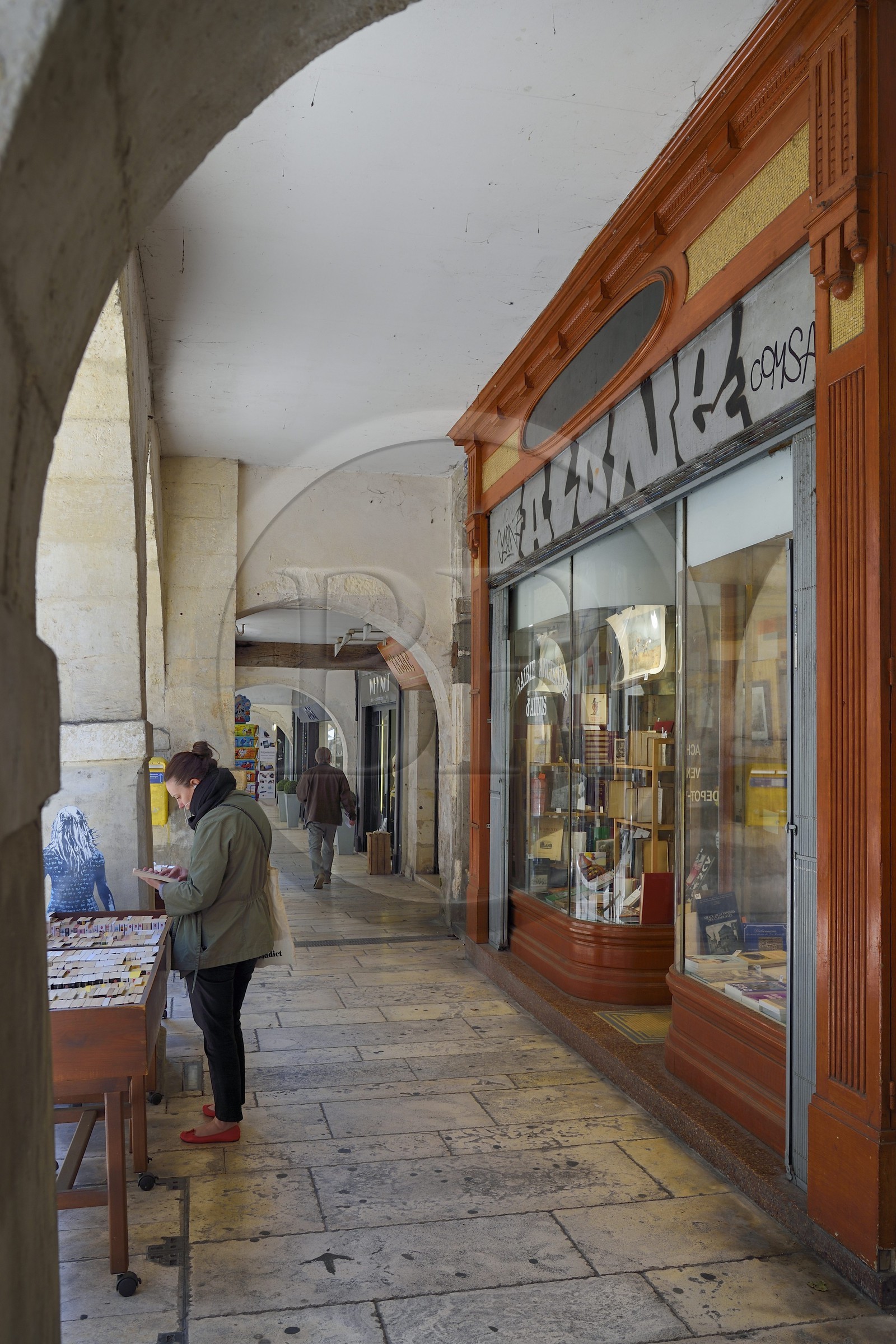 France, Charente-Maritime (17), La Rochelle, les arcades de la rue du Minage