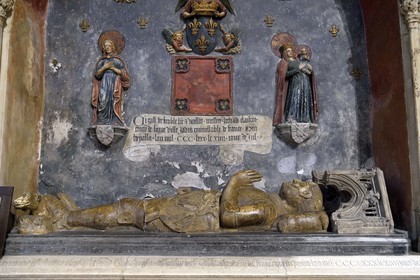 France, Haute-Loire (43), Le Puy-en-Velay, étape classée Patrimoine Mondial de l'UNESCO dans le cadre des chemins de Compostelle, église Saint-Laurent, le gisant du Connétable Bertrand Du Guesclin dont la tombe contient ses entrailles