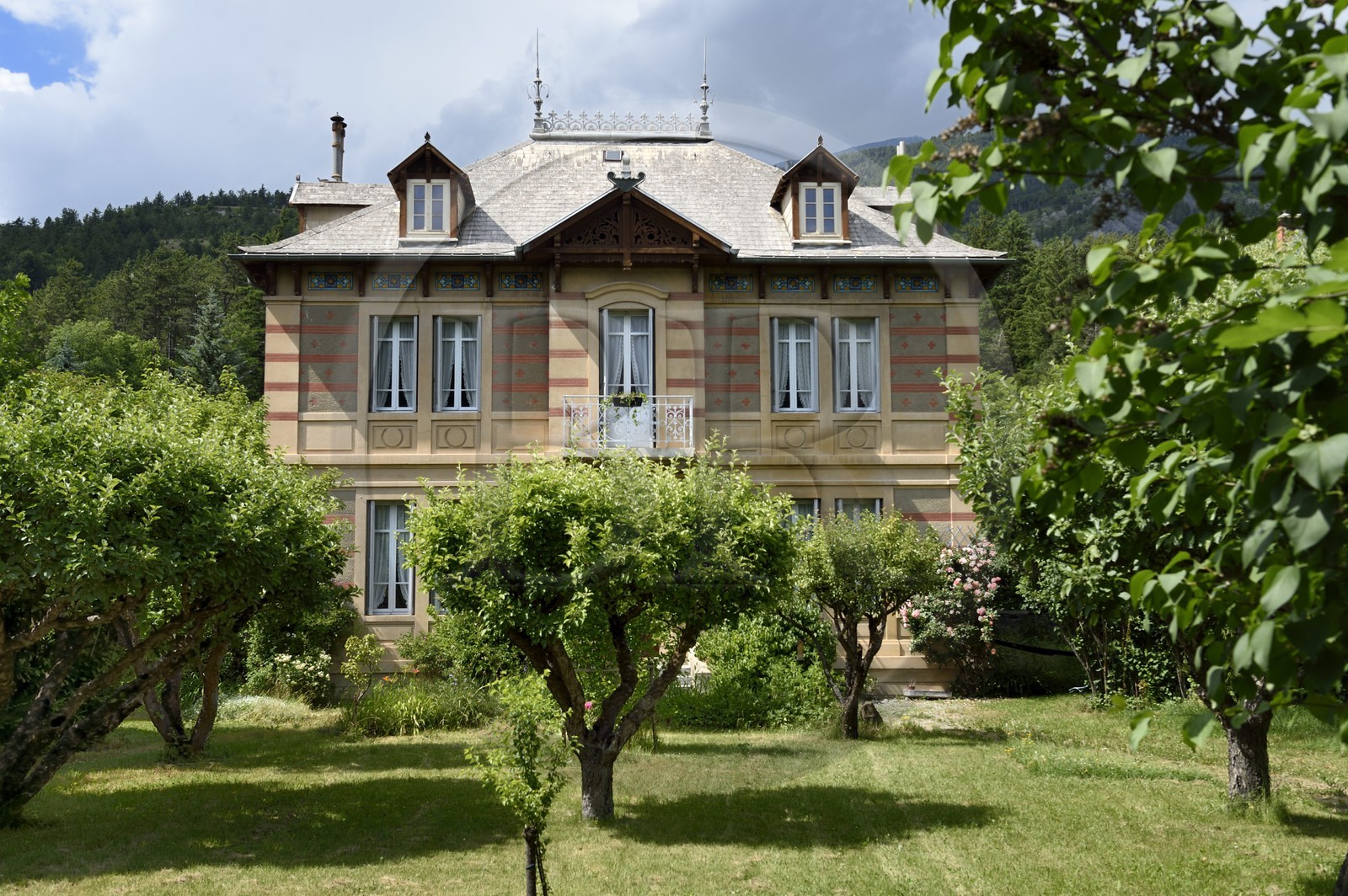 France, Alpes-de-Haute-Provence (04), vallée de l'Ubaye, Barcelonnette, villa mexicaine sur l'avenue de la Libération connue sous le nom de villa Chabrand, construite pour le barcelonnette, industriel et grand voyageur mais aussi naturaliste, collectionneur, chroniqueur, Emile Chabrand