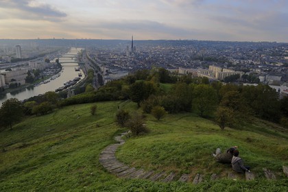 France, Seine-Maritime (76), Rouen, panorama sur la Seine et le centre ville