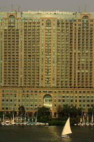Egypte, Le Caire, l'hôtel Four Seasons au bord du Nil