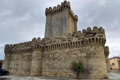 Azerbaïdjan, Bakou, Absheron Peninsula, chateau de Mardakan du XIVème siècle avec une tour de guet quadrangulaire