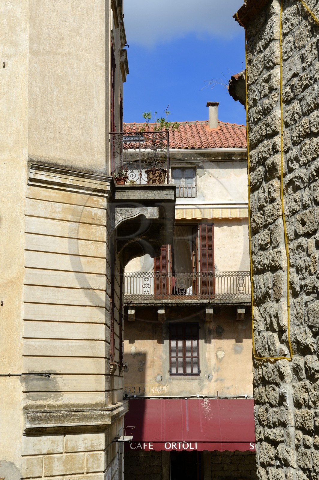 France, Corse-du-Sud (2A), Alta Rocca, Sainte-Lucie-de-Tallano (Santa Lucia di Tallà), Café France, Corse-du-Sud (2A), Alta Rocca, Sainte-Lucie-de-Tallano (Santa Lucia di Tallà), Café
