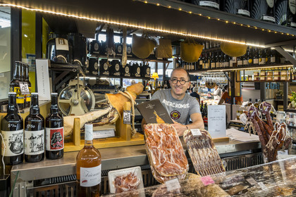 France, Morbihan (56), Lorient, Les halles de Merville, épicerie fine Henri Joseph tenue par l’ancien chef étoilé Philippe Le Lay