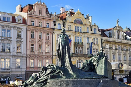 Czech Republic, Prague, historical center listed as World Heritage by UNESCO, the Old Town (Stare Mesto), small square (Staromestske namesti), the Jan Hus Memorial