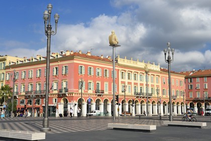 France, Alpes-Maritimes (06), Nice, quartier du Vieux Nice, place Masséna, statues de Jaume Plensa