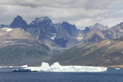 Groenland, région méridionale vers Nanortalik, icebergs