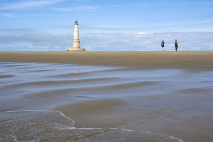 France, Gironde, Verdon sur Mer, rocky plateau of Cordouan at low tide, lighthouse of Cordouan, listed as World Heritage by UNESCO