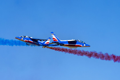France, Bouches du Rhone, Salon de Provence, air base 701, base of the Patrouille de France (PAF for Patrouille acrobatique de France) of the French Air and Space Force, Crossing of solos figure during a training flight of Alphajet aircraft