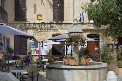 France, Var (83), Dracénie, Ampus, place de la Mairie