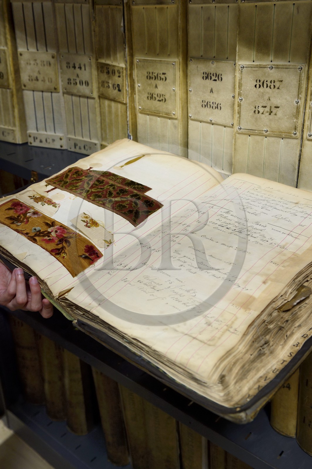 France, Rhône (69), Lyon, quartier de la Croix-Rousse, Manufacture de soieries Prelle, les archives comptent plusieurs dizaines de milliers de documents, livre de commission