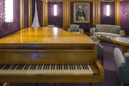 France, Loire-Atlantique (44), Saint-Nazaire, l'Escal'Atlantic dans l'ancienne base sous-marine allemande fait revivre le monde des transatlantiques, le salon de musique