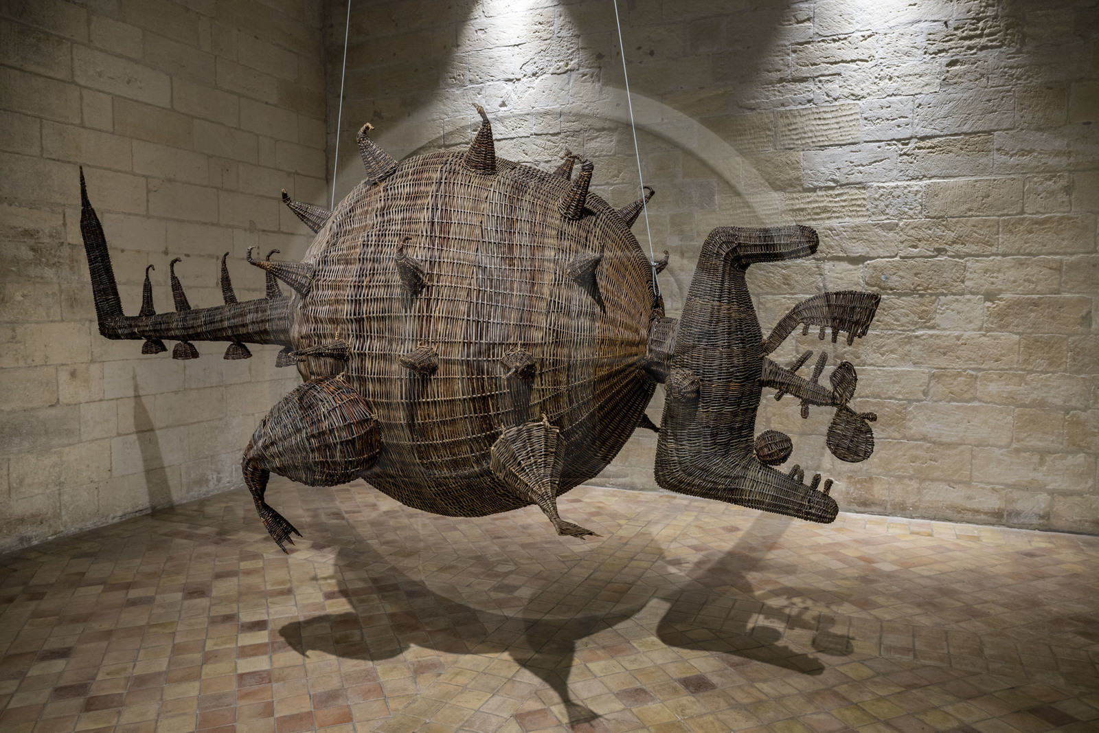 France, Bouches-du-Rhône (13), Tarascon, le chateau du roi René datant du XVe siècle, la Tarasque imaginée par le créateur Christian Lacroix en 2017 France, Bouches-du-Rhône (13), Tarascon, le chateau du roi René datant du XVe siècle, la Tarasque imaginée par le créateur Christian Lacroix en 2017