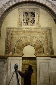Espagne, Andalousie, Cordoue, centre historique classé Patrimoine Mondial de l'UNESCO, la Mezquita, mosquée-cathédrale, le mihrab de la mosquée orné de mosaïques bysantines Xème siècle
