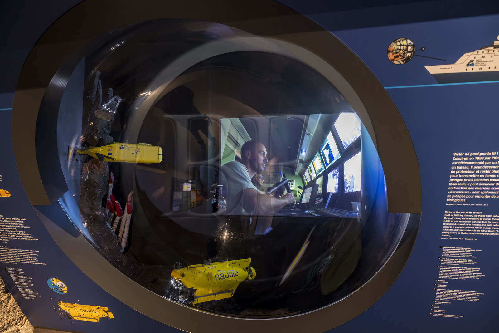 France, Finistère (29), Brest, l'éco-quartier des Capucins, les Ateliers, anciens ateliers de mécanique de l'Arsenal, 70.8 Musée pour l'océan, Nautile