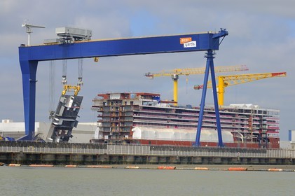 France, Loire-Atlantique (44), port de Saint-Nazaire, paquebot en construction dans les chantiers navals