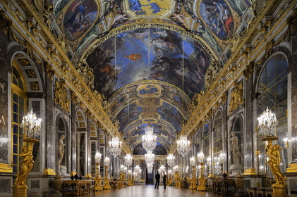 France, Yvelines, Chateau de Versailles, listed as World Heritage by UNESCO, Galerie des Glaces (Hall of Mirrors), length 73m and width 10,50m, with 17 windows and 357 mirrors, architect Jules Hardouin Mansart (1678-1684)
