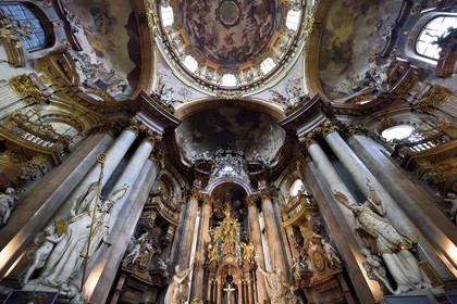République Tchèque, Prague, centre historique classé Patrimoine Mondial de l'UNESCO, quartier de Mala Strana, l'église baroque Saint Nicolas (Sv. Mikulase)