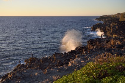 France, Ile de la Reunion, Saint-Leu, Le Souffleur vers la Pointe au Sel
