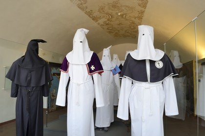 France, Haute Corse, Corte, Museum of Corsica, Dummies wearing the costumes of the religious and philosophical Brotherhood San Teofalu (Cunfraterna di San Teofalu)