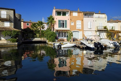 France, Var, Gulf of St Tropez, the Port Grimaud seaside town, houses with private jetty