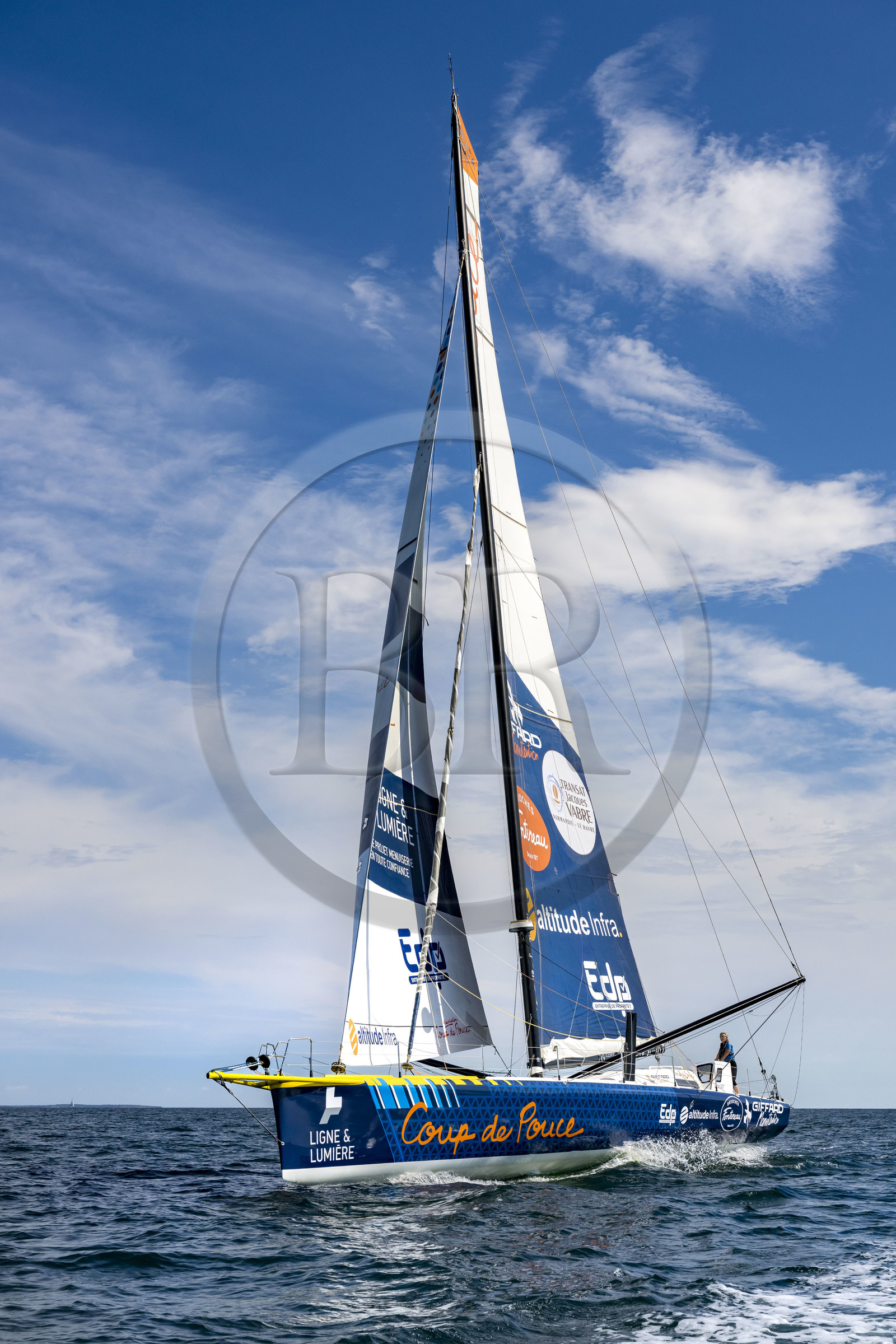 France, Vendée (85), Les-Sables-d'Olonne, le skipper Manuel Cousin en entrainement sur son voilier monocoque de 60 pieds IMOCA Coup de Pouce