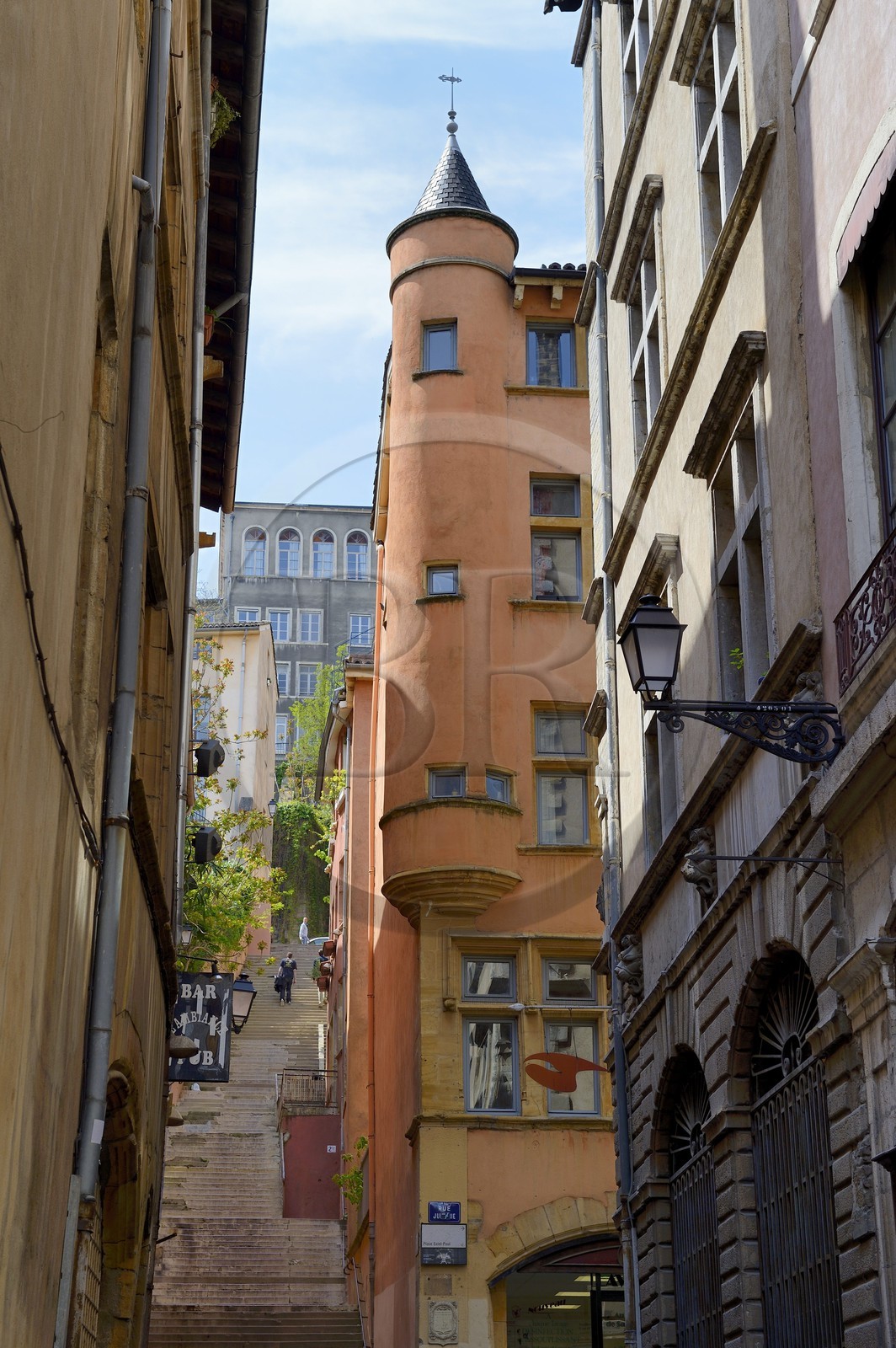 France, Rhône (69), Lyon, site historique classé Patrimoine Mondial de l'UNESCO, quartier de Saint-Paul dans le Vieux Lyon, Montée du Change qui prolonge la rue de la Loge