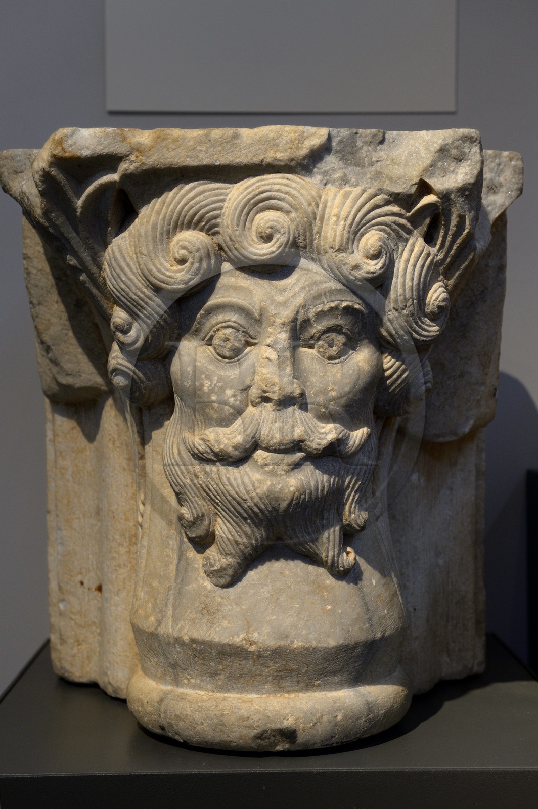Israel, Jérusalem, quartier de Guivat Ram, musée d'Israel, departement d'archéologie, capital engagé dans la forme de la tête d'un homme barbu, église de Belvoir, au 12ème siècle
