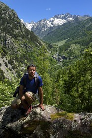 France, Alpes-Maritimes (06), parc national du Mercantour, Haute-Vésubie, vallon de la Gordolasque, le guide de randonnée Gabriel Rougerie