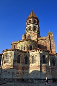 France, Haute-Loire (43), Brioude, la Basilique Saint-Julien de Brioude de style roman auvergnat, le chevet