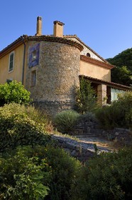 France, Var (83), Provence Verte, Bras, vers Saint-Maximin-la-Sainte-Baume, la maison d'hotes Le Peyrourier - une campagne en Provence