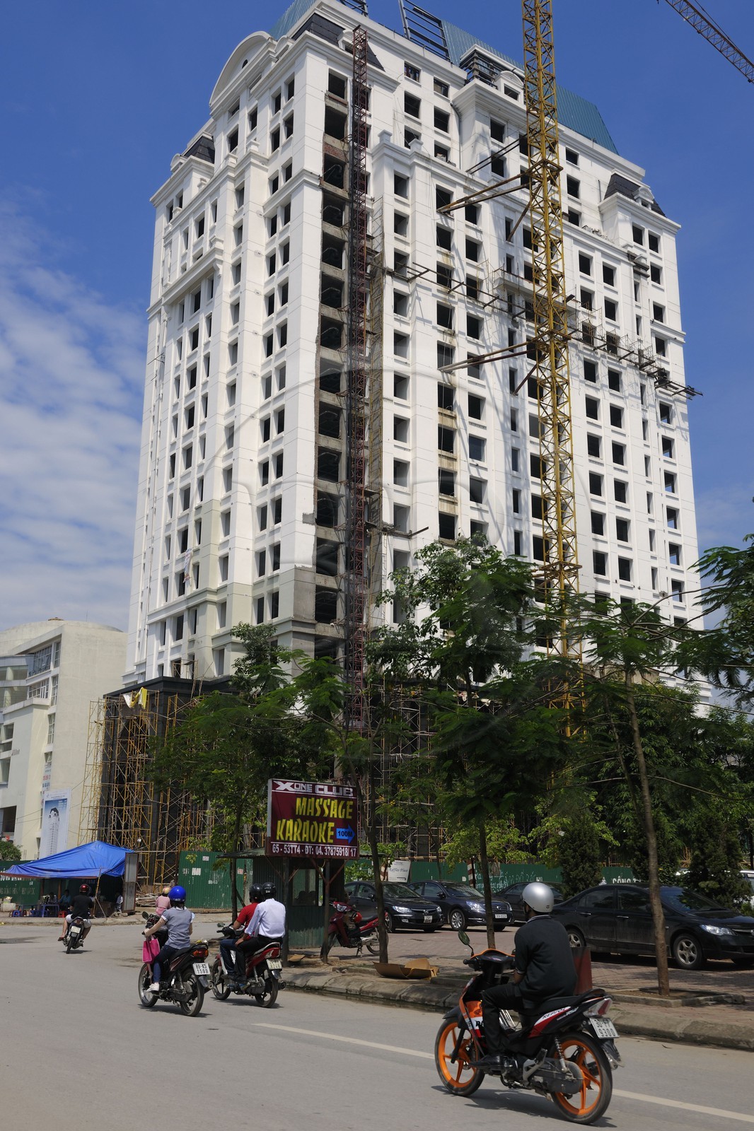 Vietnam, Hanoï, new Cau Giay district, building under construction